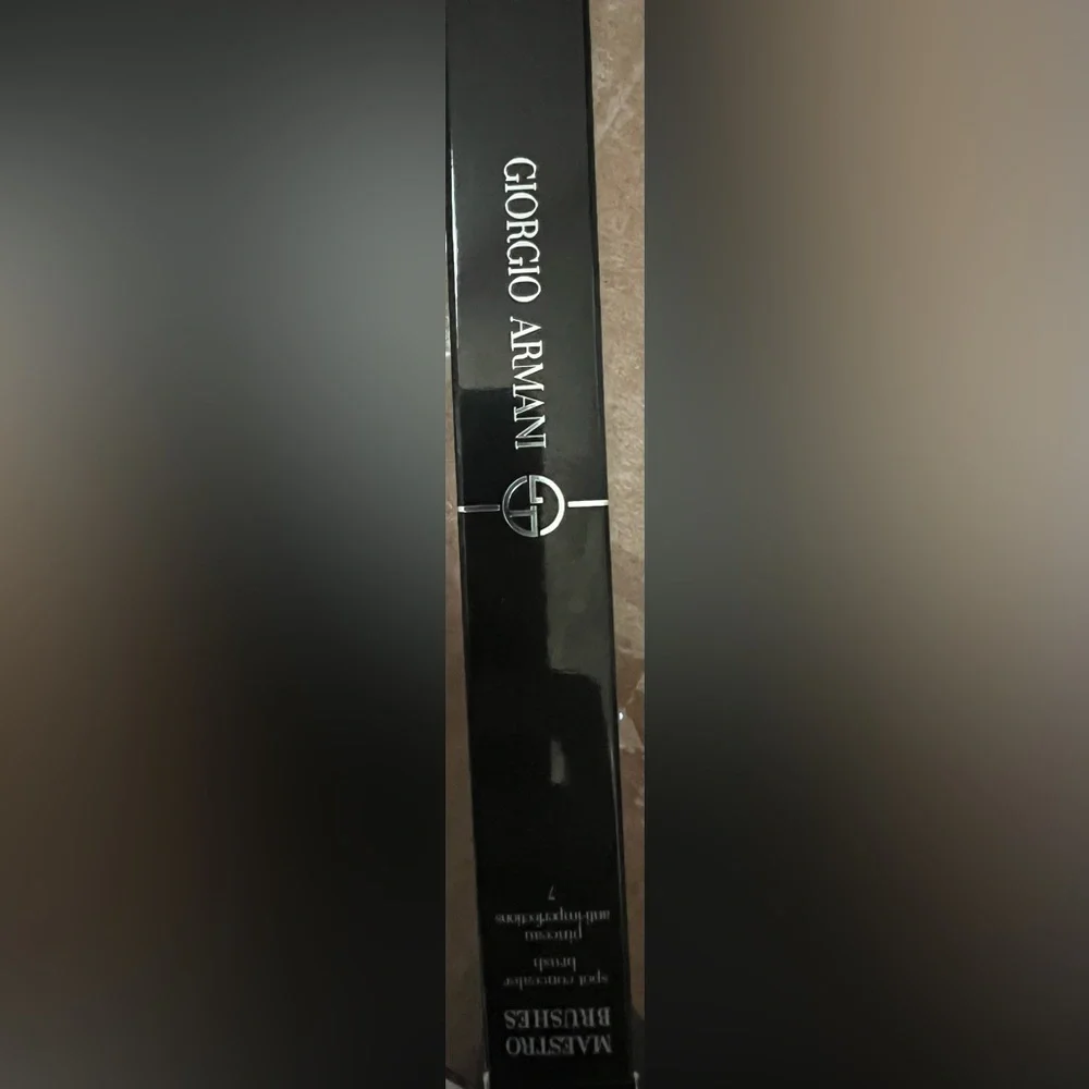 ⭐️BNIB⭐️Giorgio Armani~ Spot Concealer Brush #7~ Maestro Brushes - Picture 2 of 6